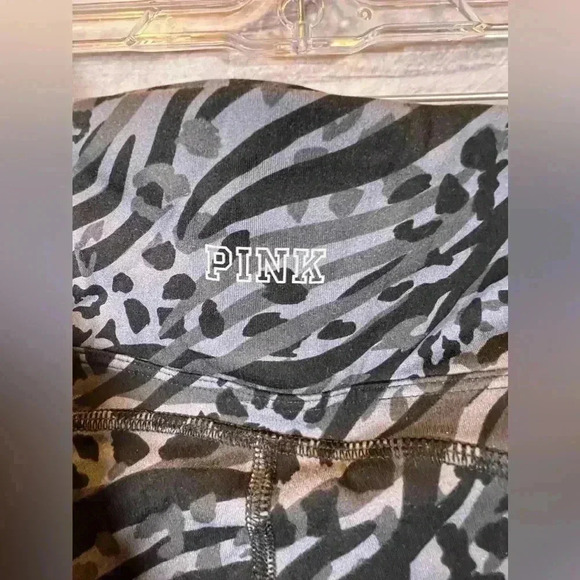 Victoria Secret Pink Leapard Print Leggings - Picture 4 of 5